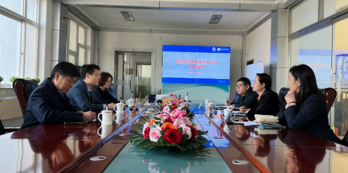 大興區(qū)產(chǎn)促中心馬燕珠主任蒞臨天罡集團(tuán)并頒發(fā)“新國門”領(lǐng)軍人才獎杯 大興區(qū)產(chǎn)促中心馬燕珠主任蒞臨天罡集團(tuán)并頒發(fā)“新國門”領(lǐng)軍人才獎杯